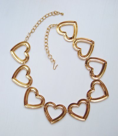 画像1: 1980's AVON "Gold Plated Heart" Necklace 【箱付きDEAD-STOCK♡】