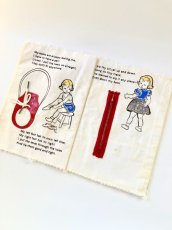 画像3: 1950's Vintage "ALL  BY  HERSELF" Baby Cloth Book  -ヴィンテージ 布絵本- (3)